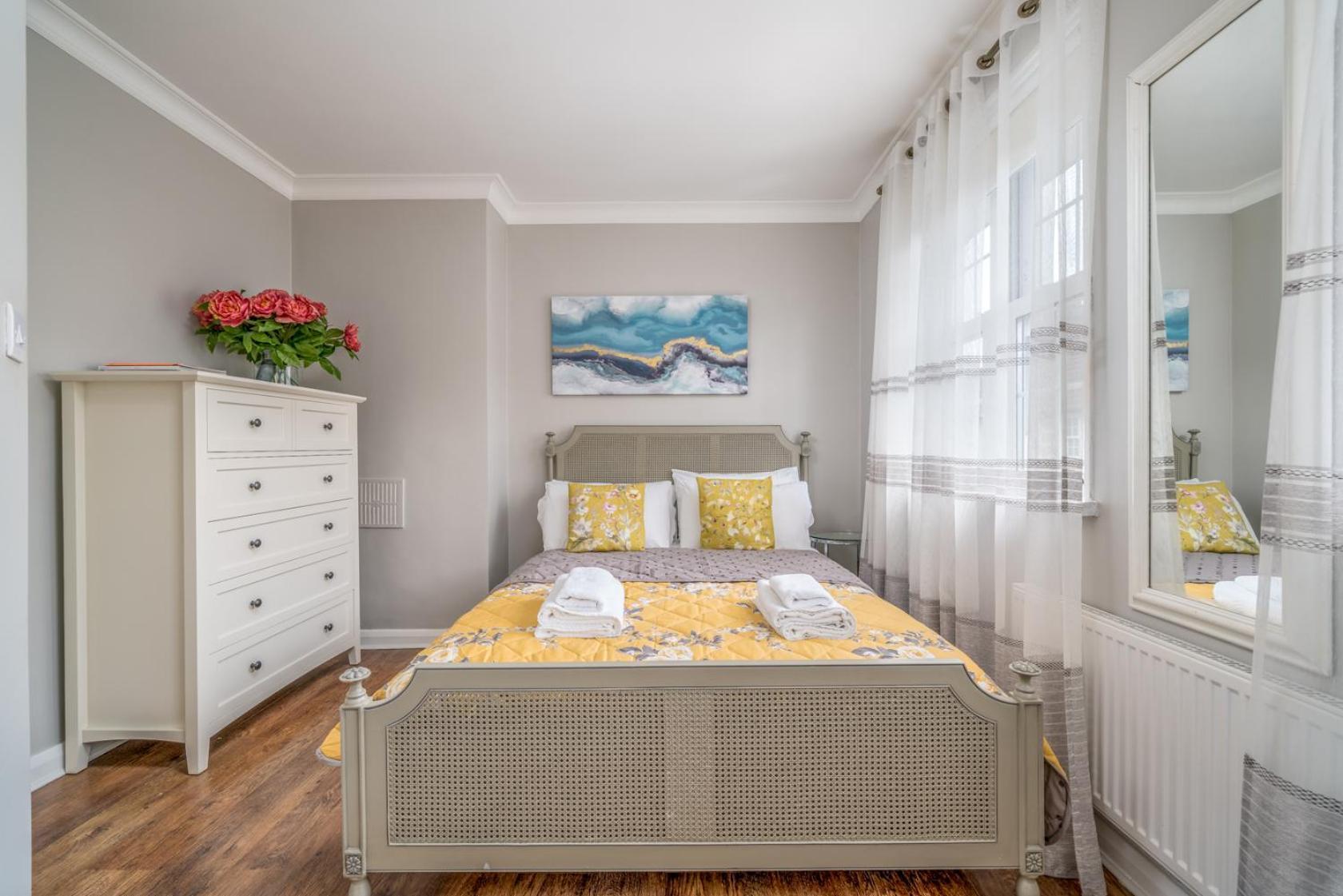Urban Escape - Spacious 3-bedroom Close To Canary Wharf * Londra