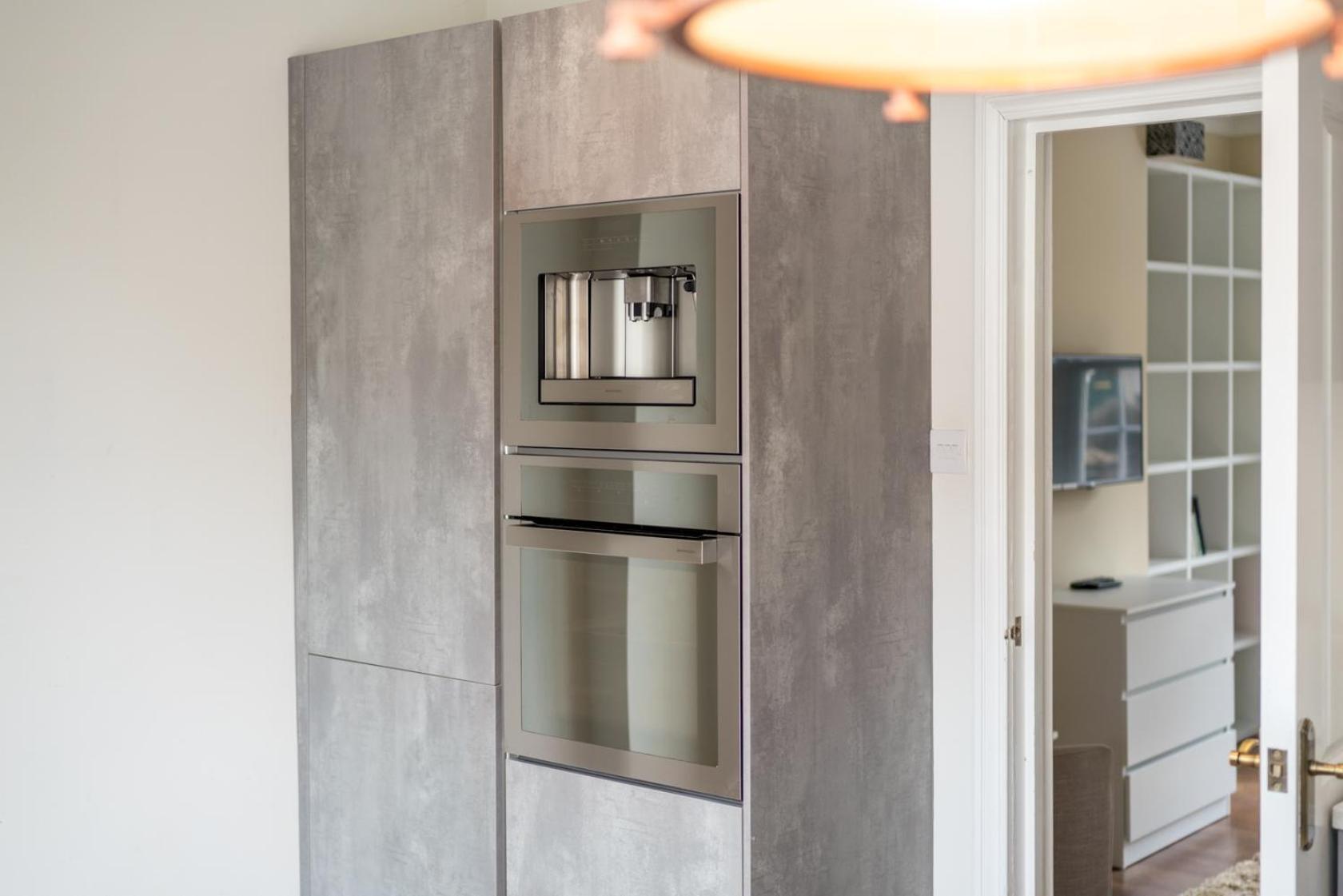 Urban Escape - Spacious 3-bedroom Close To Canary Wharf Londra