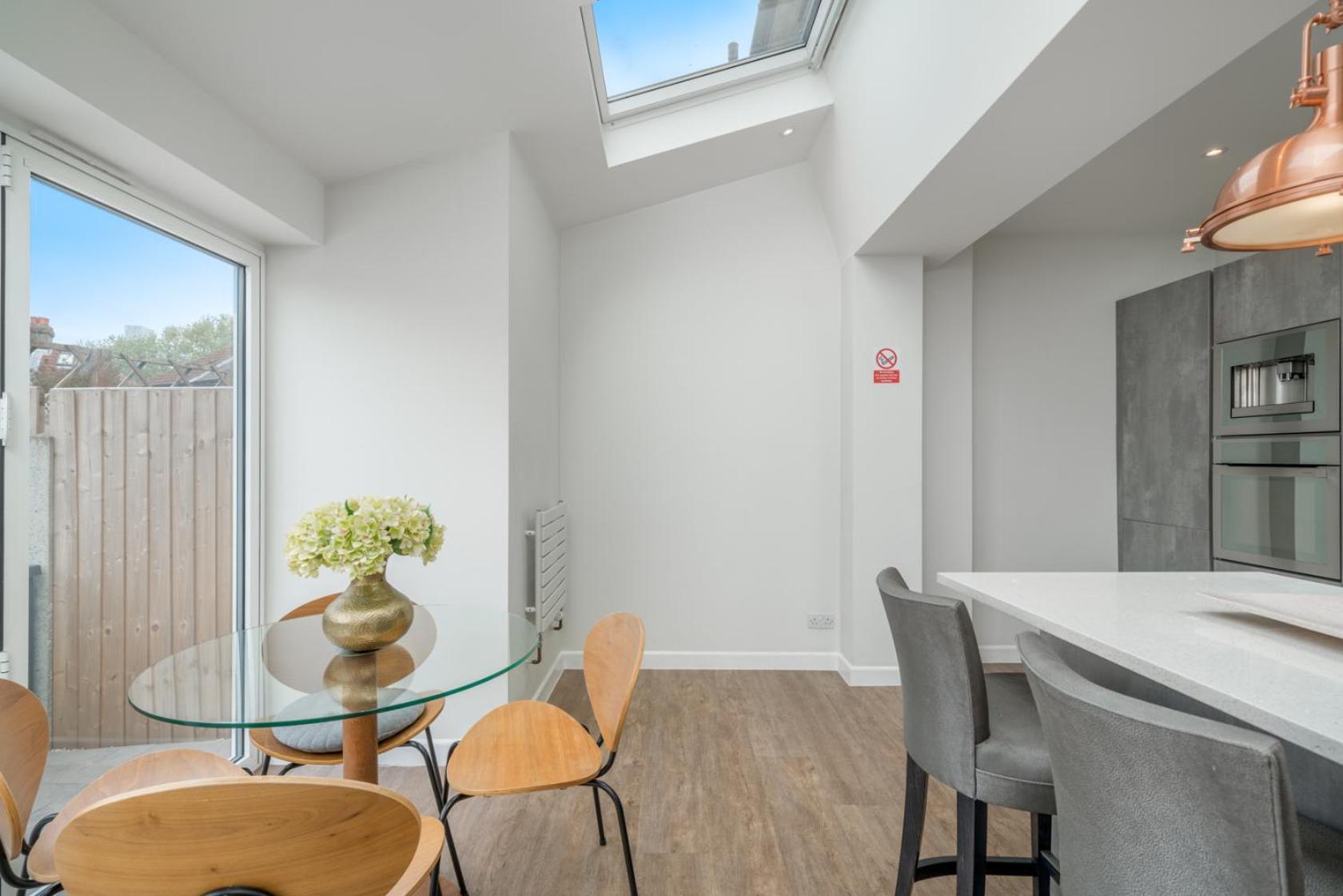 Urban Escape - Spacious 3-bedroom Close To Canary Wharf
