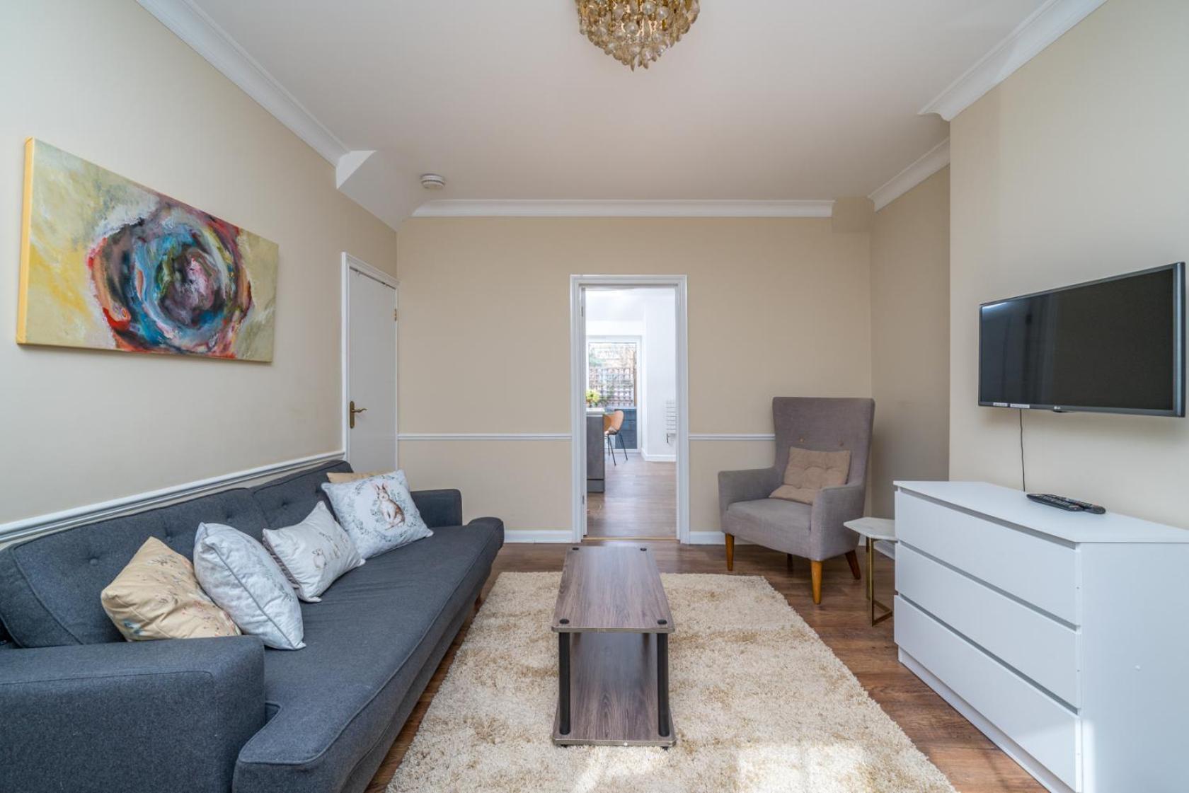 Urban Escape - Spacious 3-bedroom Close To Canary Wharf Casa vacanze Londra
