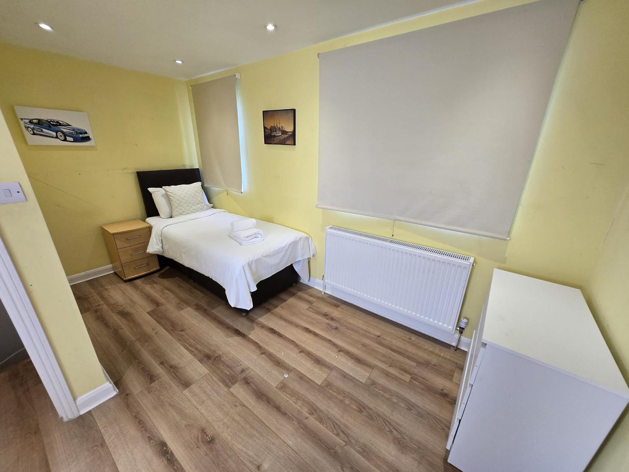 Urban Escape - Spacious 3-Bedroom Home Close To Canary Wharf Case de vacanță *