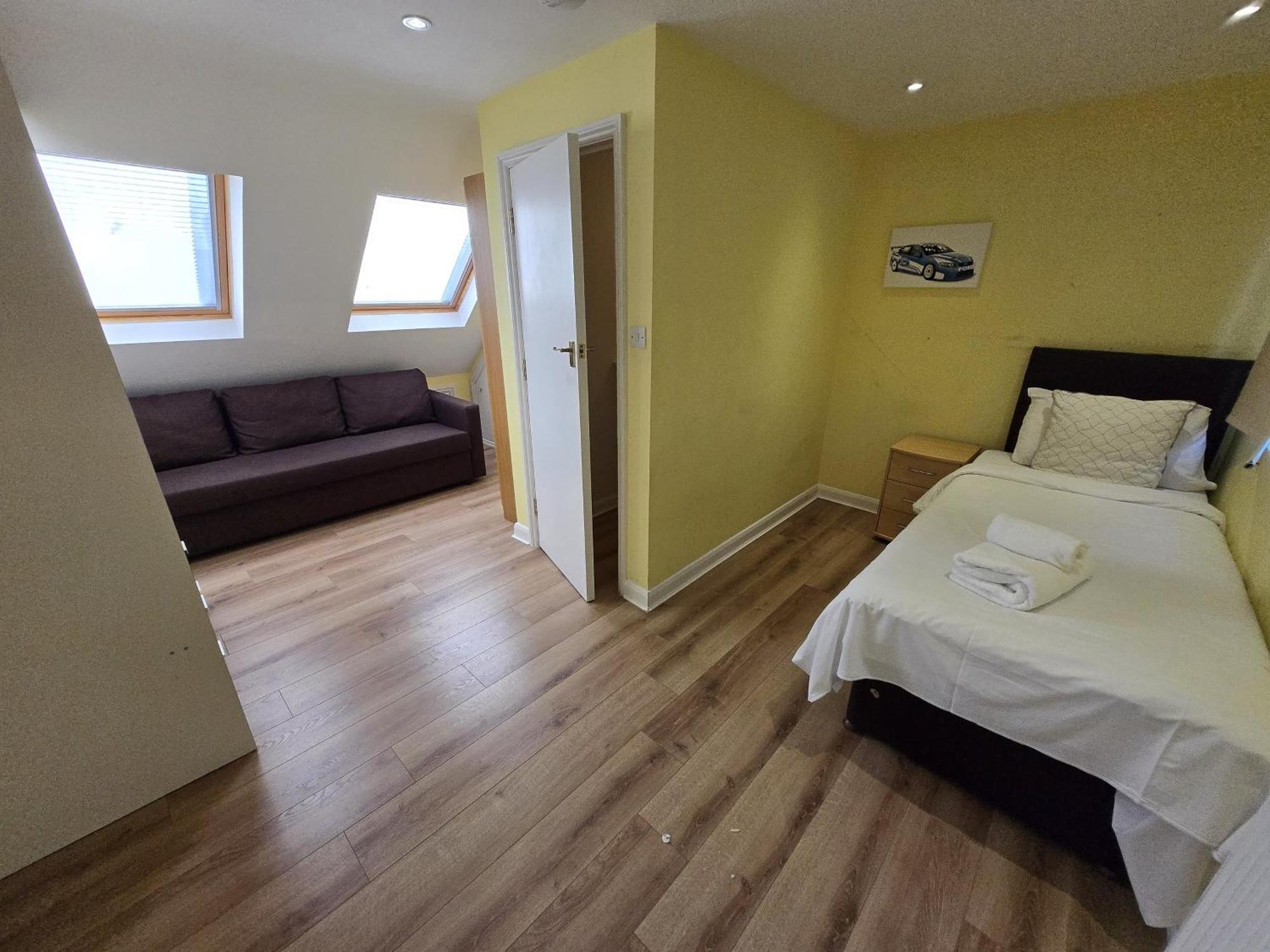 Case de vacanță Urban Escape - Spacious 3-Bedroom Home Close To Canary Wharf